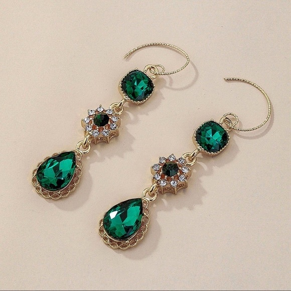 Any 4/$25! Gold Emerald Green Statement Earrings - Picture 4 of 8